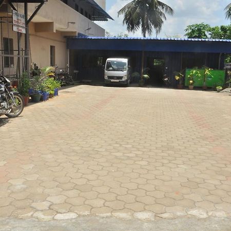 Hotel Temple City Papanasam Eksteriør billede