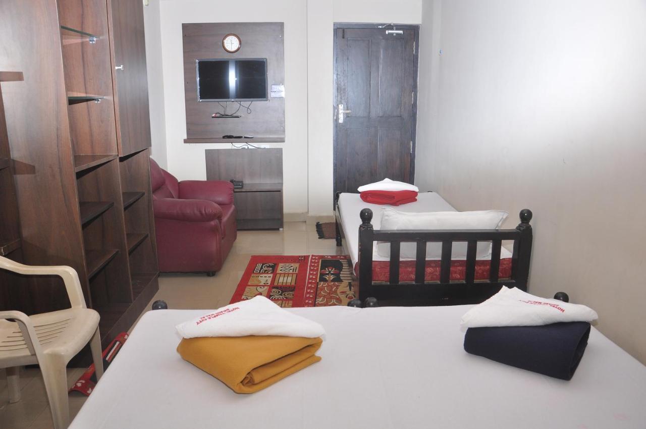 Hotel Temple City Papanasam Eksteriør billede